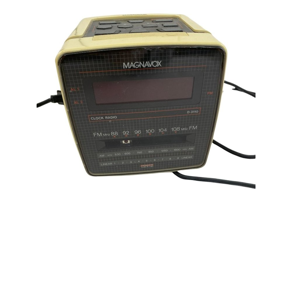 Vintage Magnavox cube square alarm clock radio